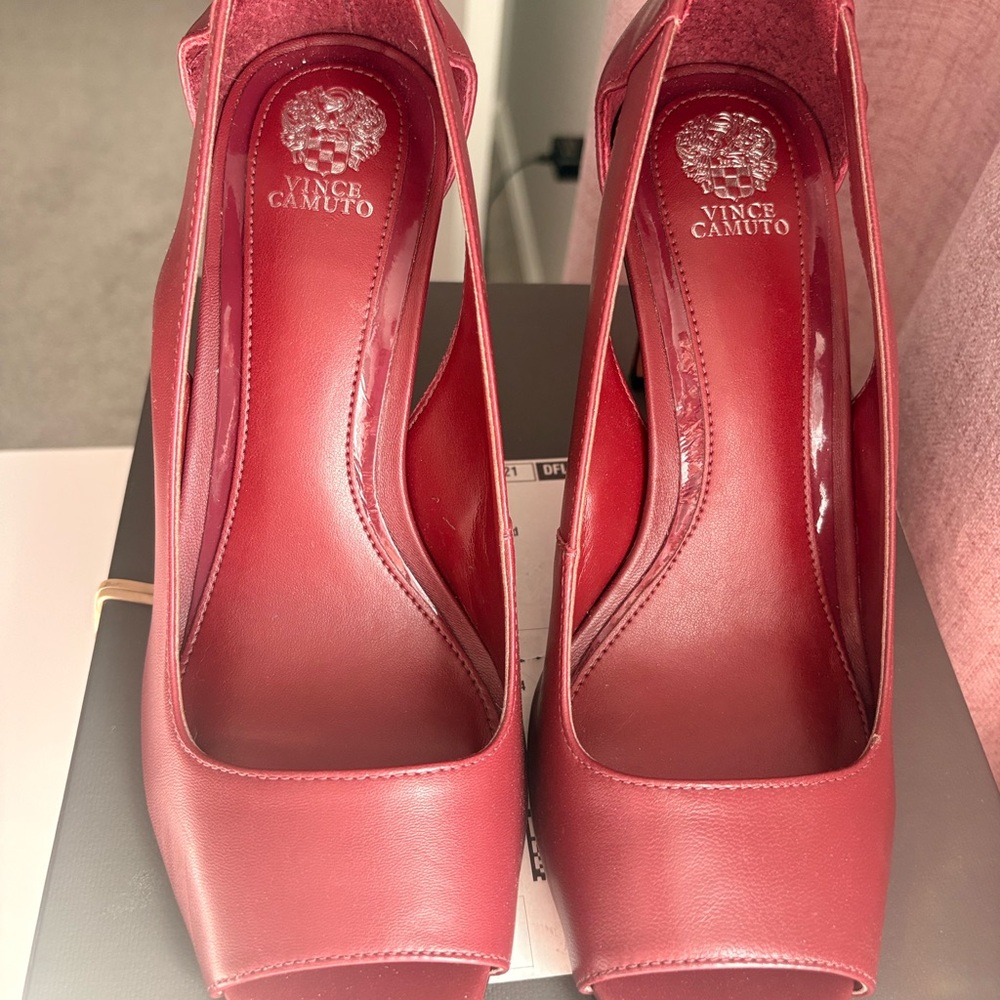 Vince Camuto Maroon Peep Toe Heels